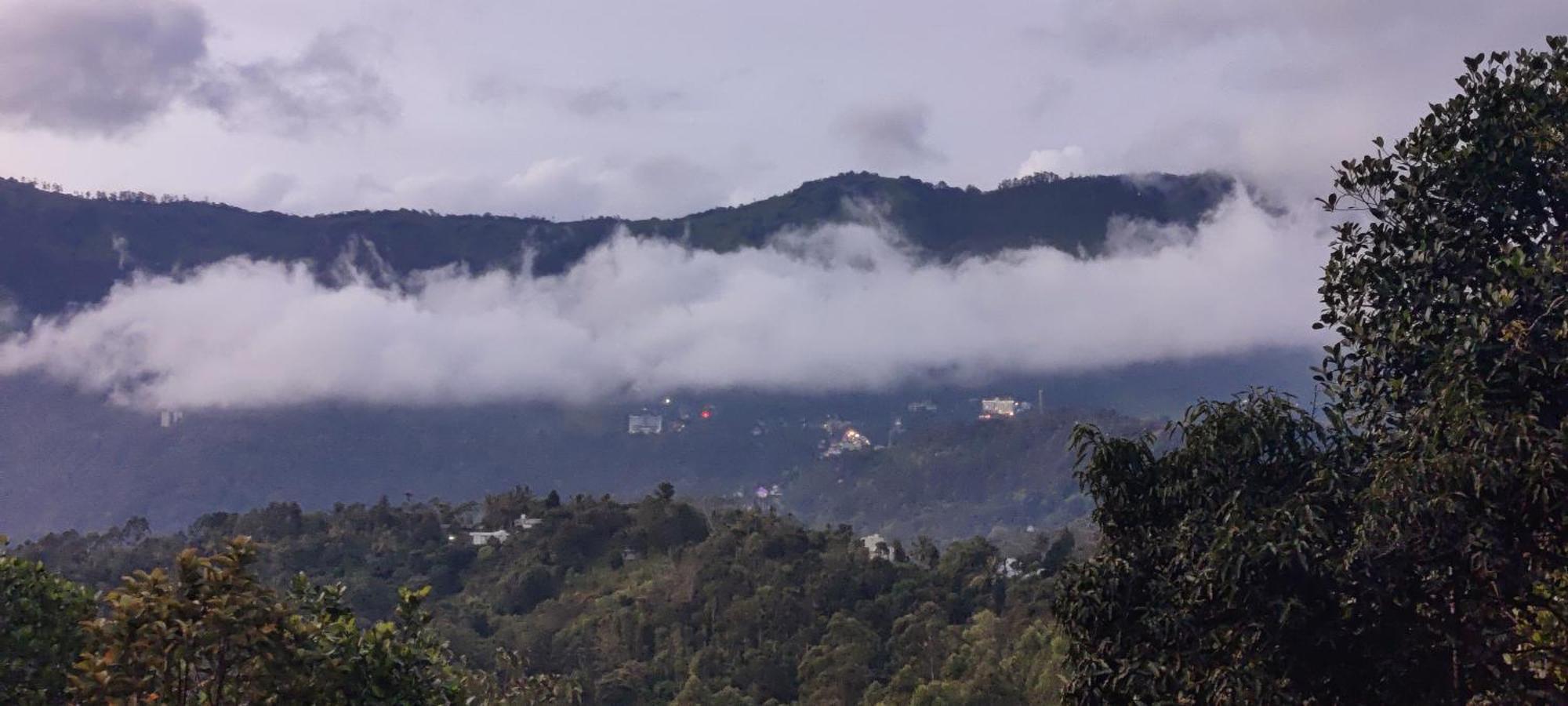 Chalona Hill View Hotel Munnar Exterior photo