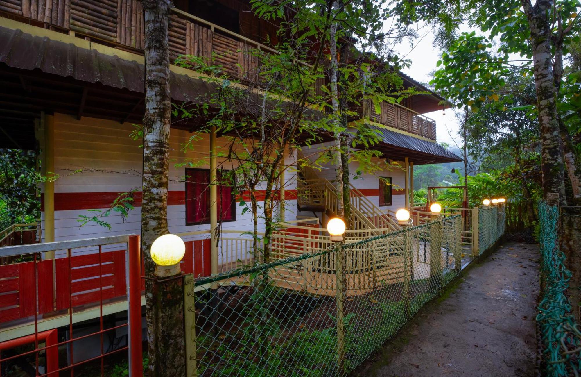 Chalona Hill View Hotel Munnar Exterior photo