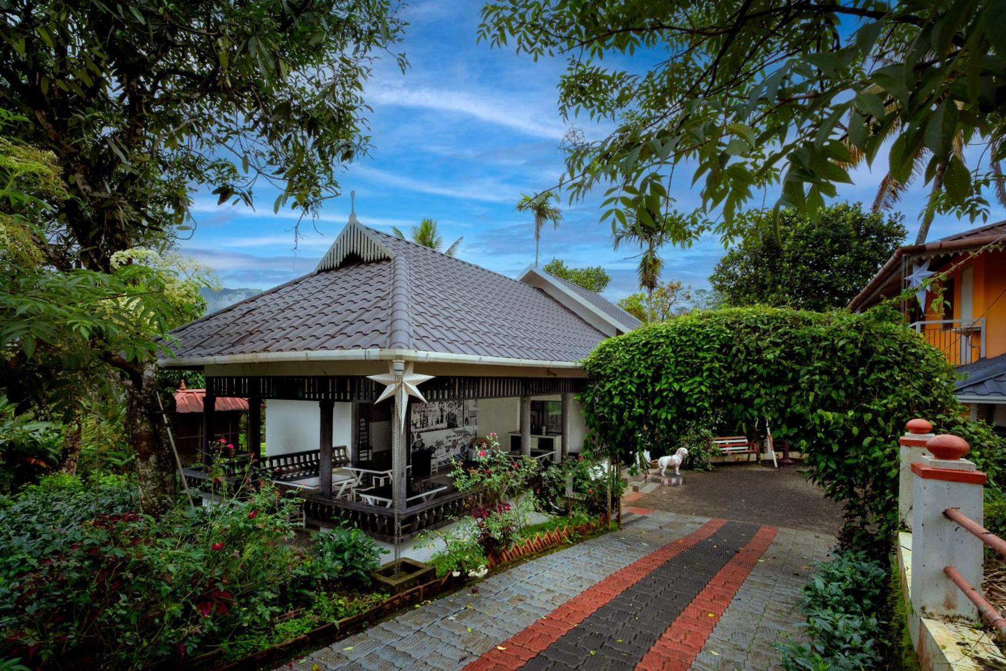 Chalona Hill View Hotel Munnar Exterior photo