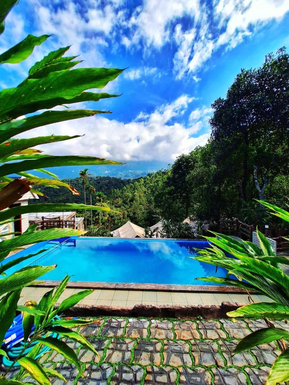 Chalona Hill View Hotel Munnar Exterior photo