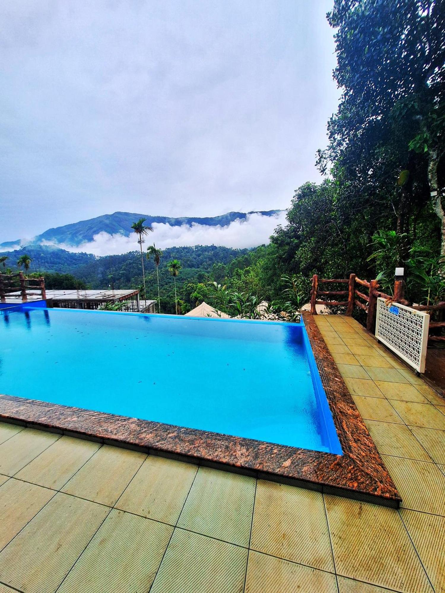 Chalona Hill View Hotel Munnar Exterior photo